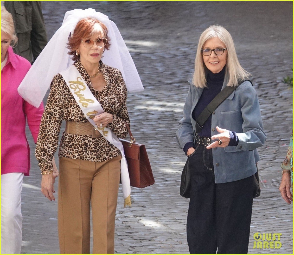 Jane Fonda & Diane Keaton Get to Work on the Set of 'Book Club 2' in