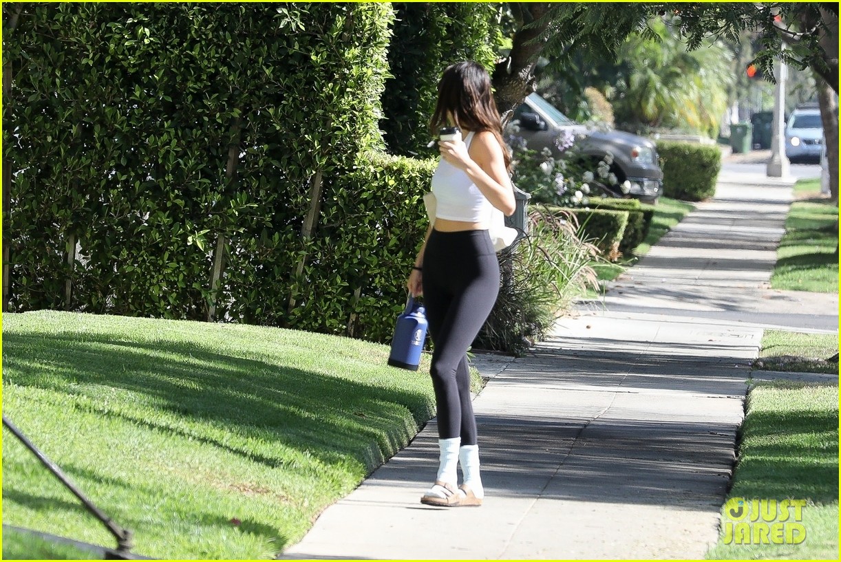 kendall jenner gets in a workout at pilates class 064781659