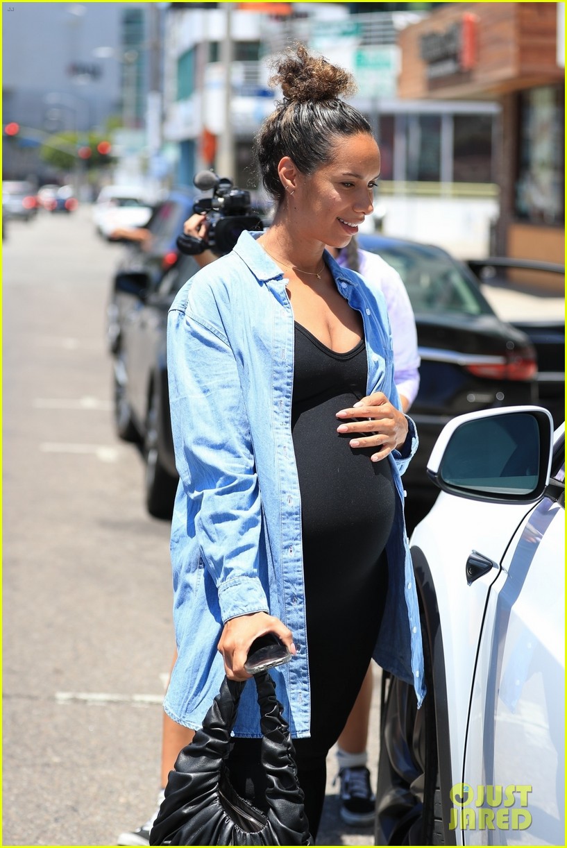 leona lewis wears baby bump hugging bodysuit for appointment 024783938