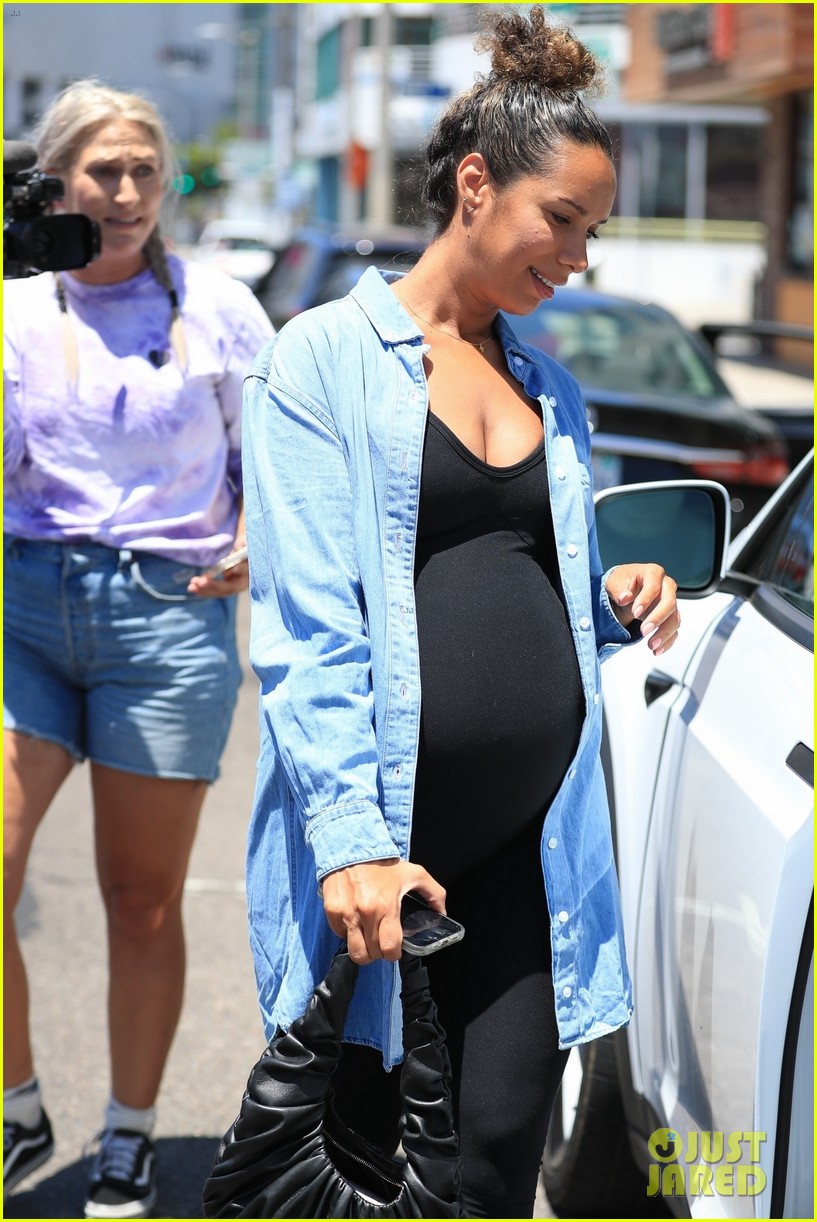 leona lewis wears baby bump hugging bodysuit for appointment 044783940