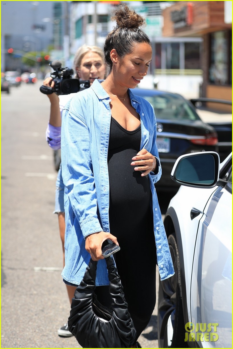 leona lewis wears baby bump hugging bodysuit for appointment 104783946