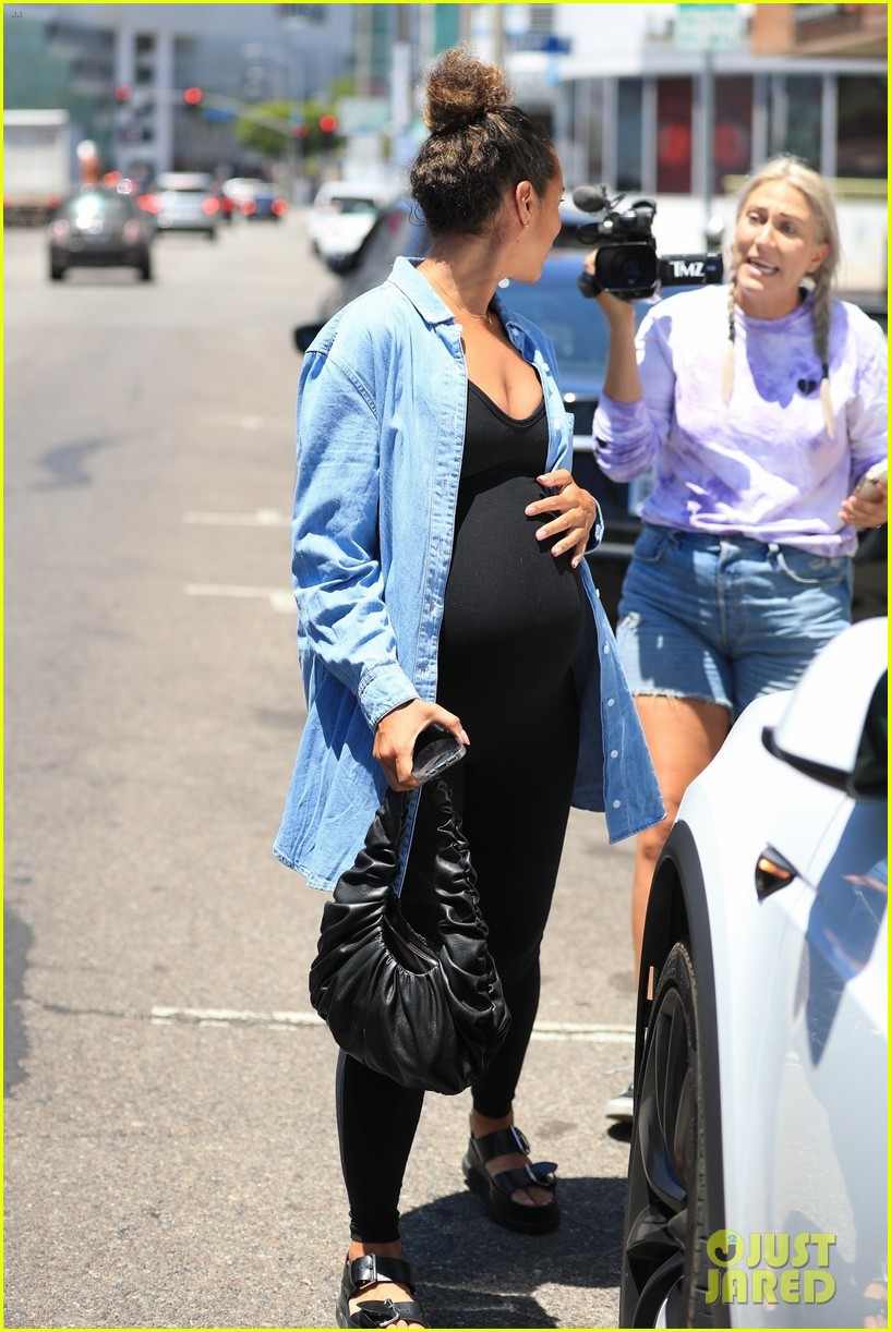 leona lewis wears baby bump hugging bodysuit for appointment 12