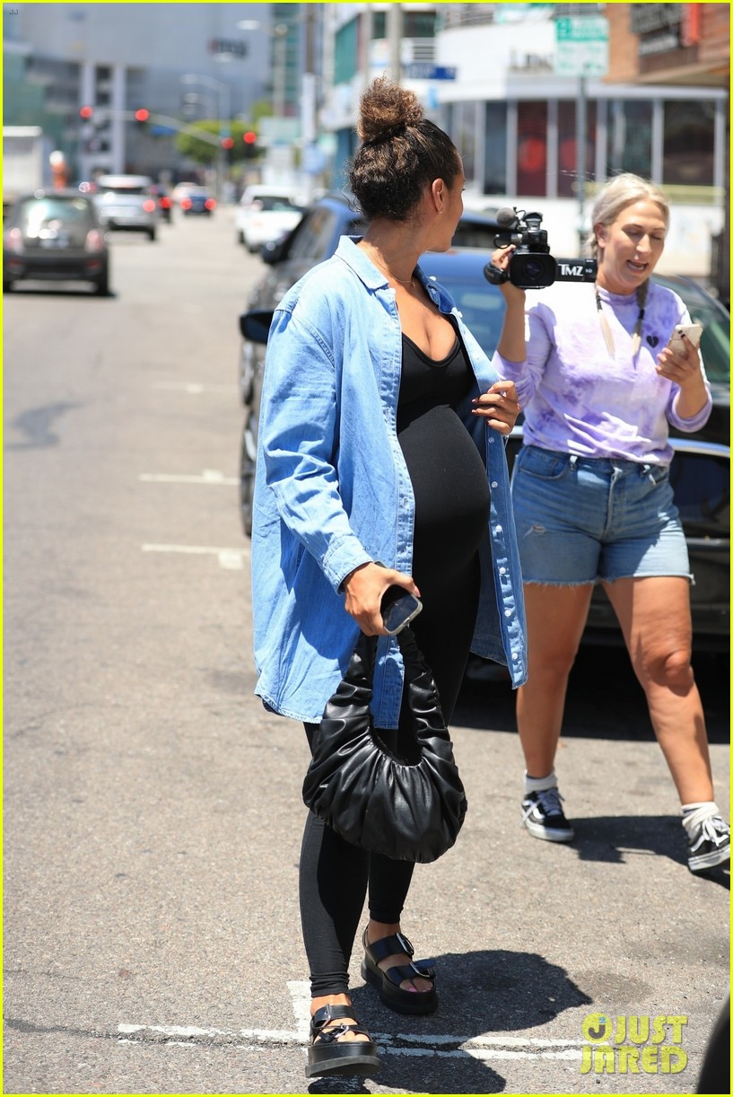 leona lewis wears baby bump hugging bodysuit for appointment 14