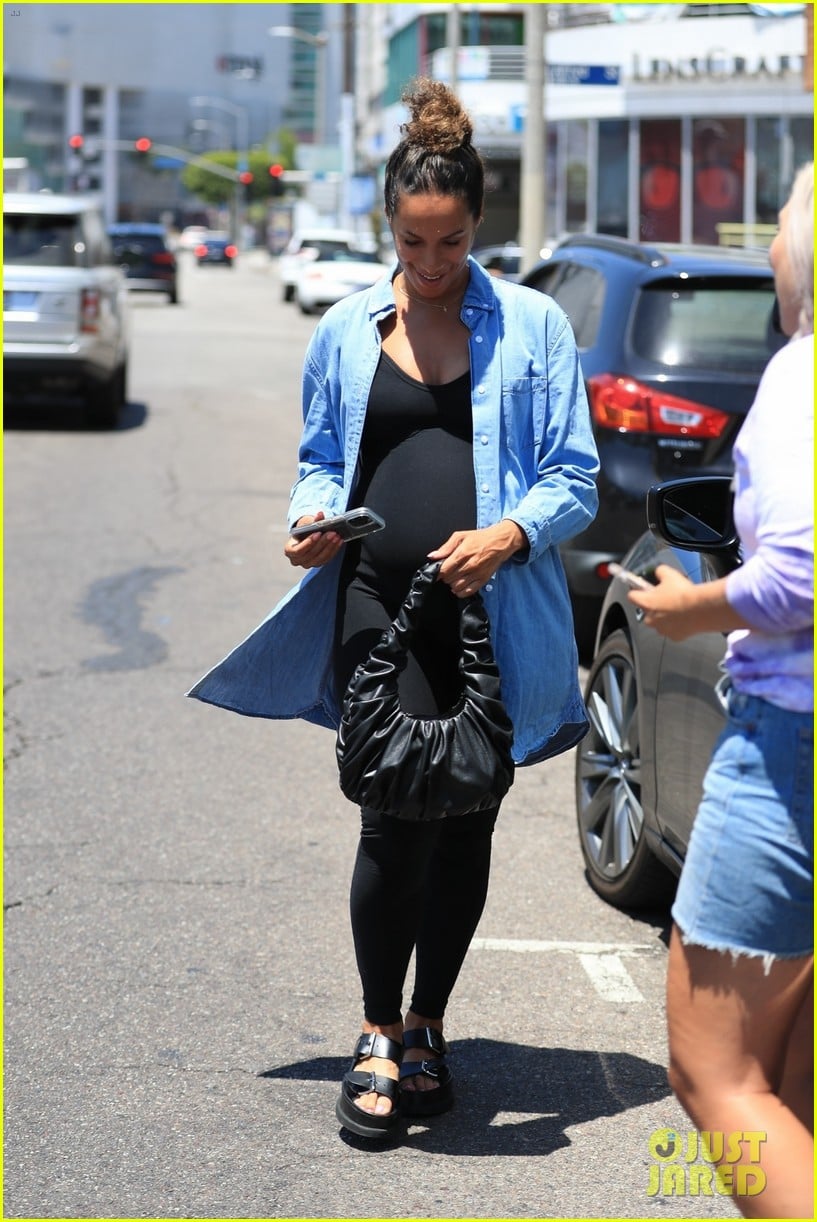 leona lewis wears baby bump hugging bodysuit for appointment 16