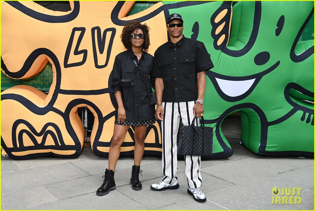 Justin Timberlake & Jessica Biel Stop By Star Studded Louis Vuitton