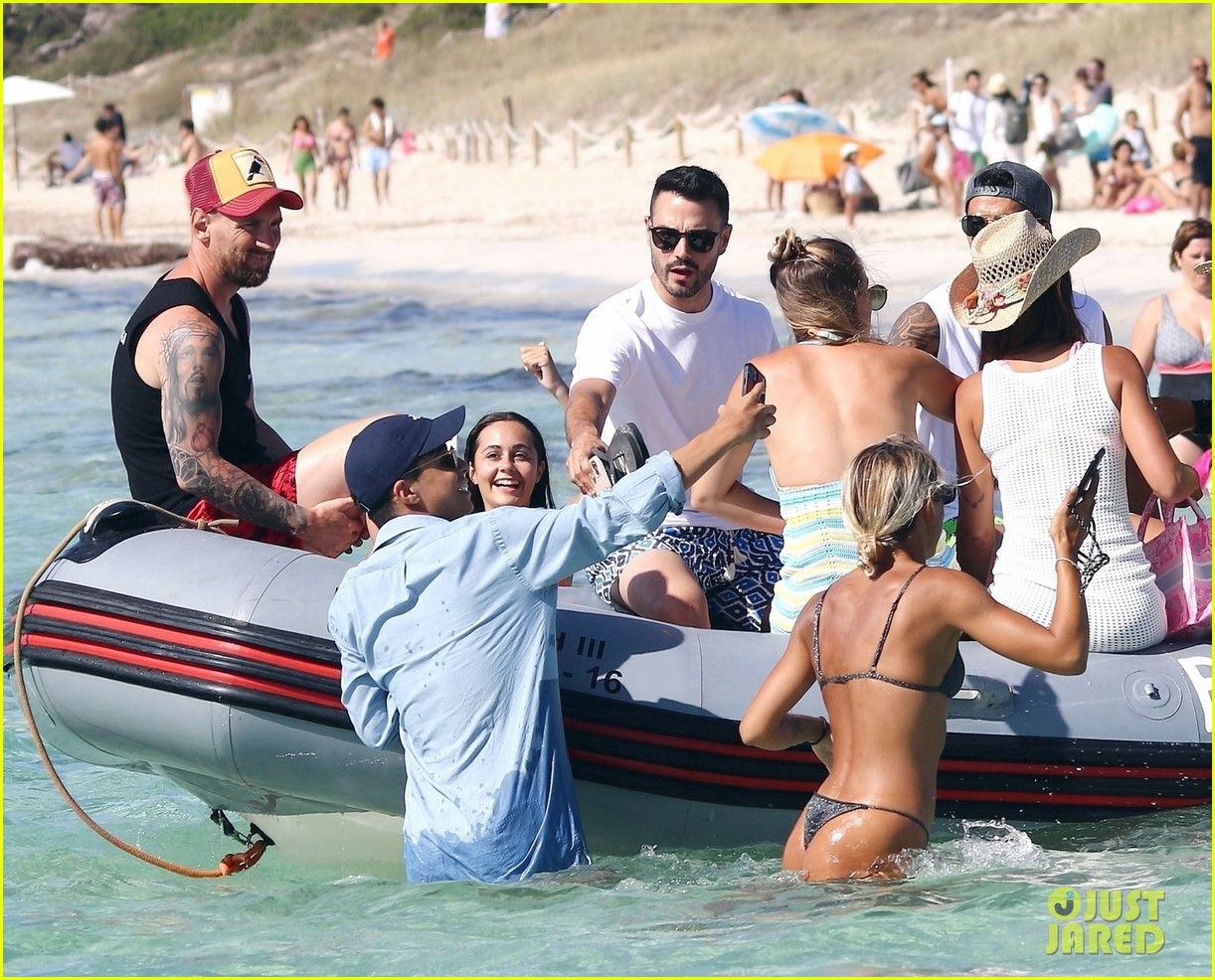 lionel messi soaks up the sun on vacation in spain 014783203