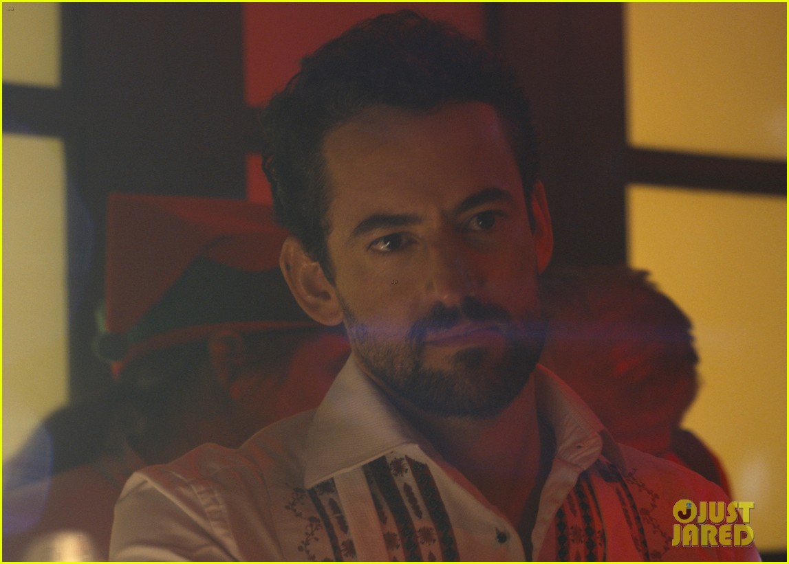 'The Resort' Peacock Drops First Look Pics & Release Date For Comedy