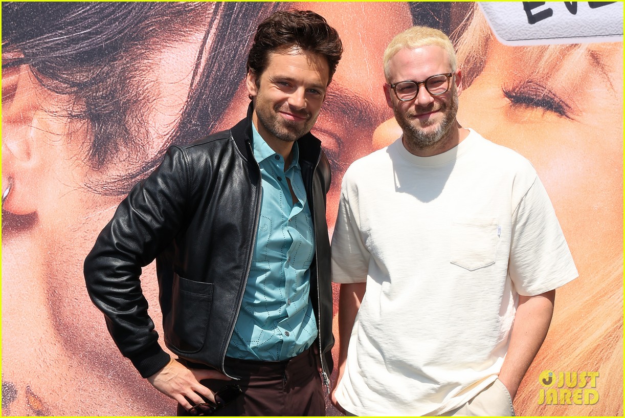 seth rogen debuts bleached blonde hair at pam tommy fyc event 114774872