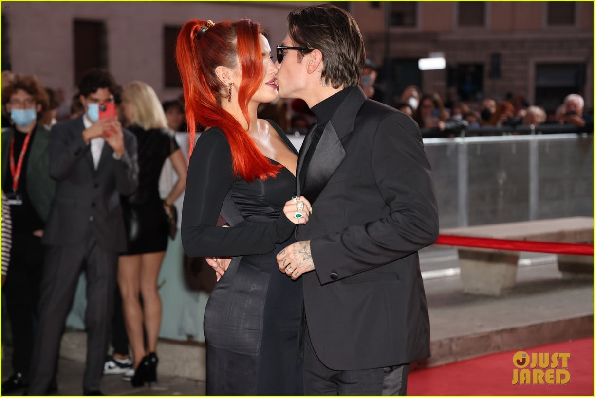 Photo: bella thorne splits from fiance benjamin mascolo 03 | Photo