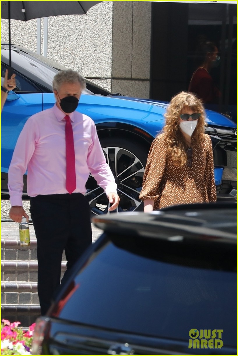 will ferrell joins margot robbie on set of barbie in l a 064782142