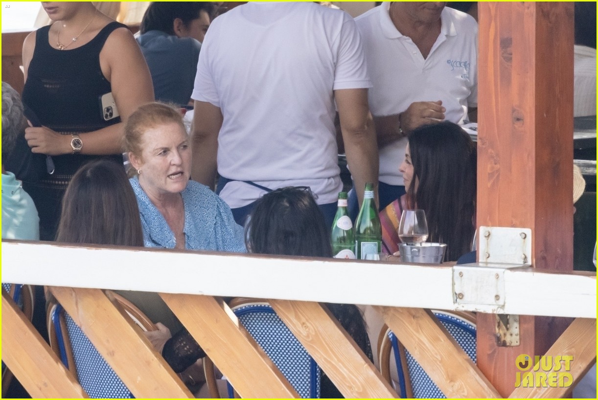 David & Victoria Beckham Dine Out With Sarah Ferguson in Italy Photo