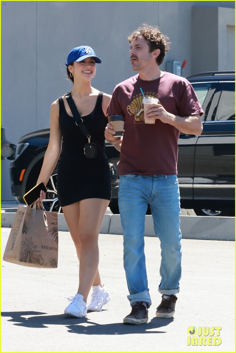 casey affleck spends the day with caylee cowan 014784719