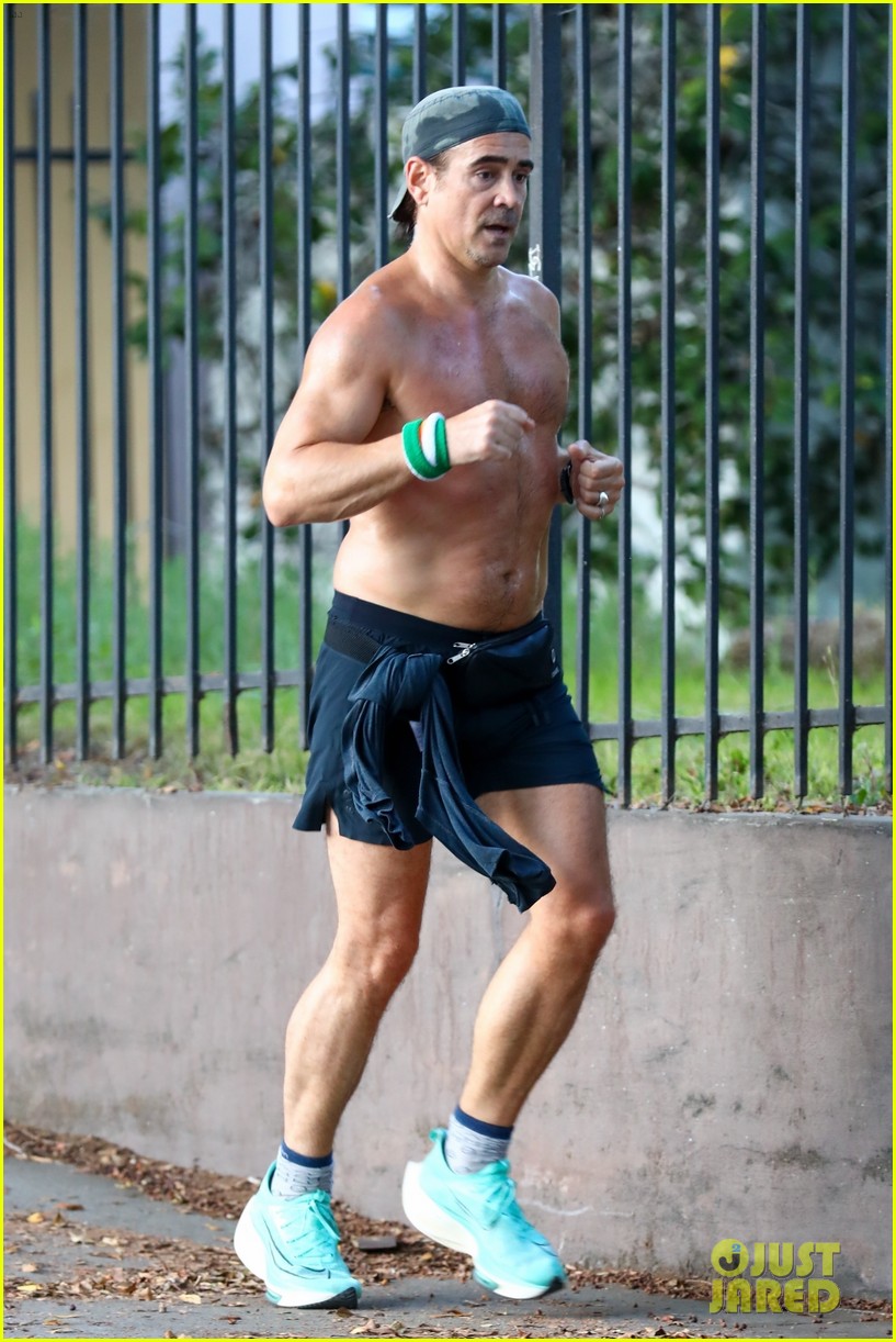 colin farrell shirtless jog out in la 034786254