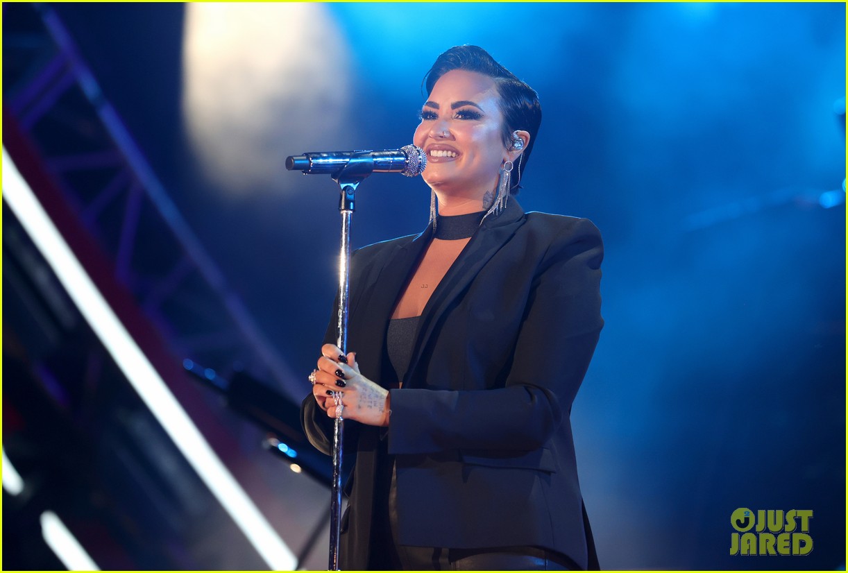demi lovato opens up about sobriety 034793837
