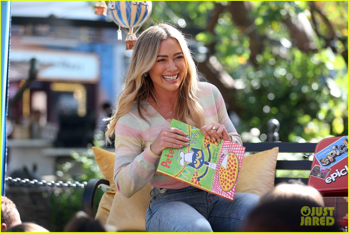 hilary duff epic reading event pics rachael leigh cook more 024784536