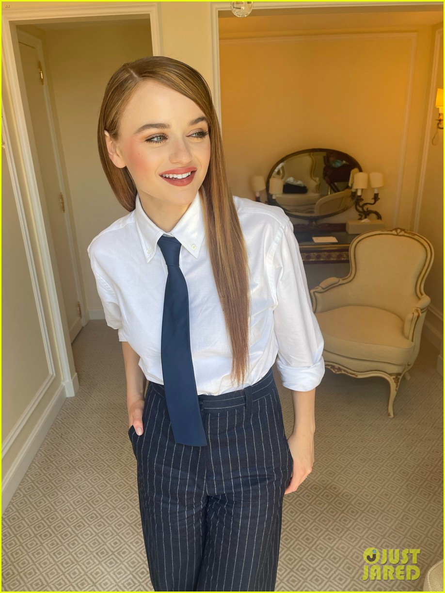 Joey King Joey-king-two-outfits-bullet-train-press-15