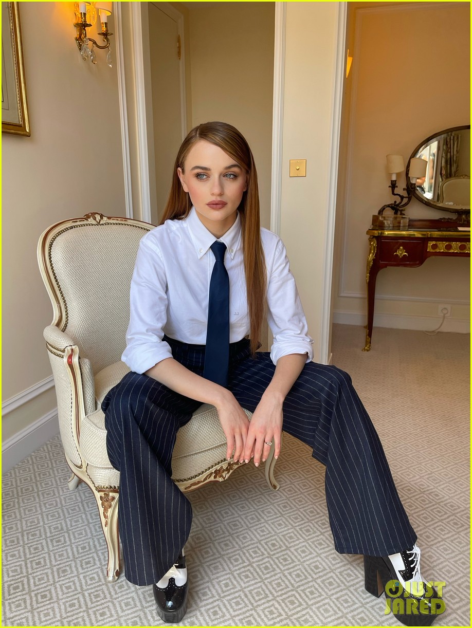 Joey King Joey-king-two-outfits-bullet-train-press-19