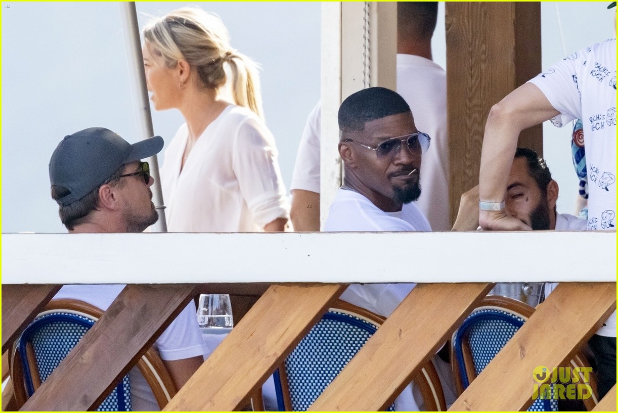 Leonardo DiCaprio & Jamie Foxx Spend the Day Together on Vacation in