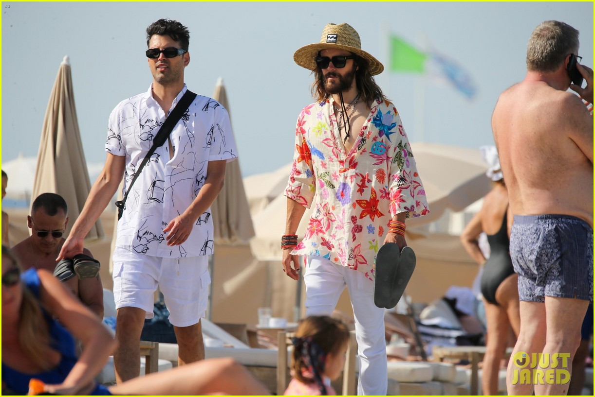 jared leto wears colorful shirt straw hat walk in st tropez 034786170