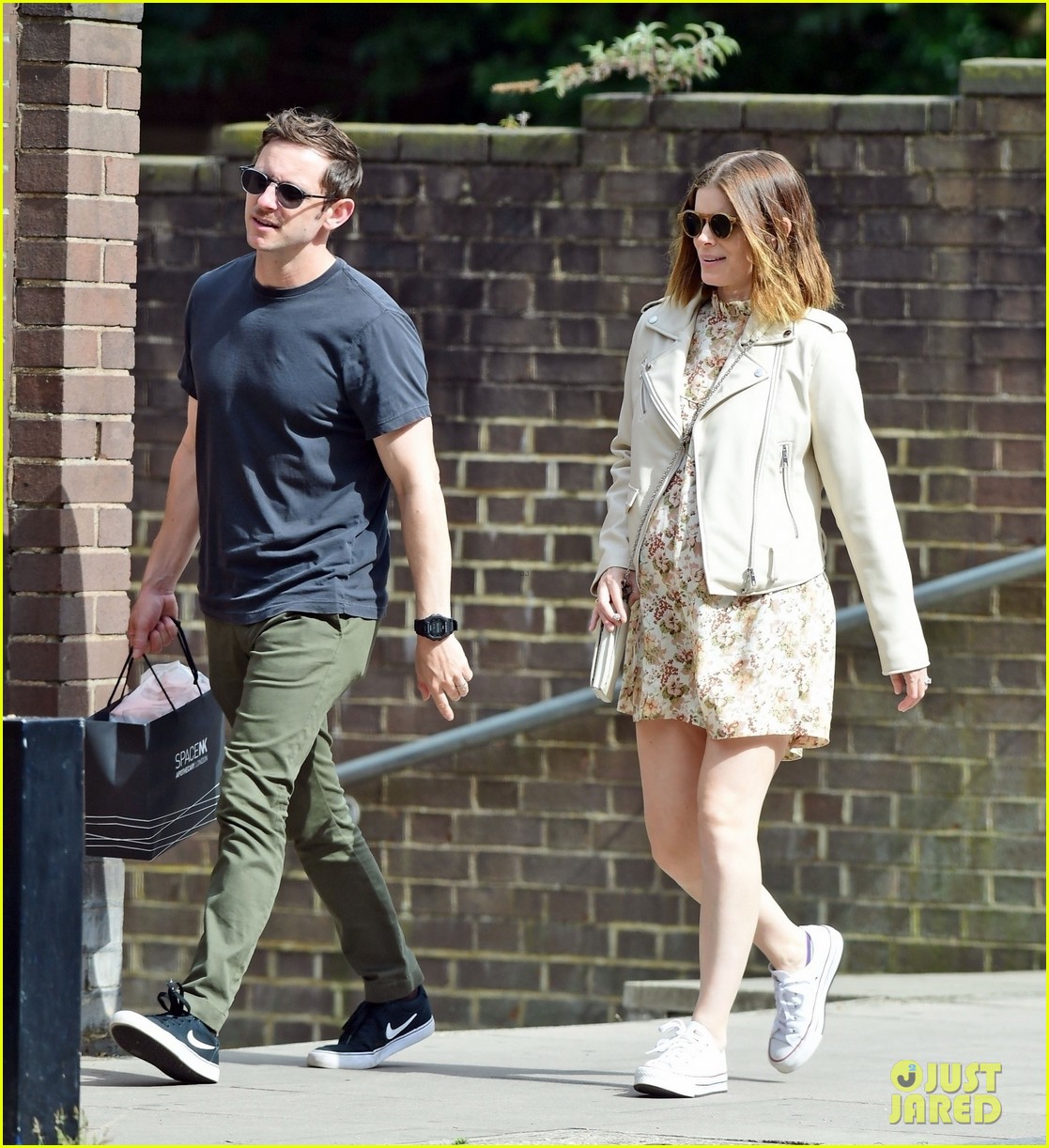 Kate Mara & Jamie Bell Spend the Afternoon House Hunting in London