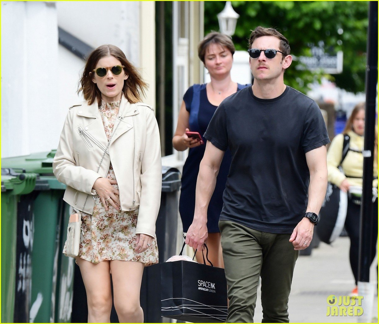 Kate Mara & Jamie Bell Spend the Afternoon House Hunting in London