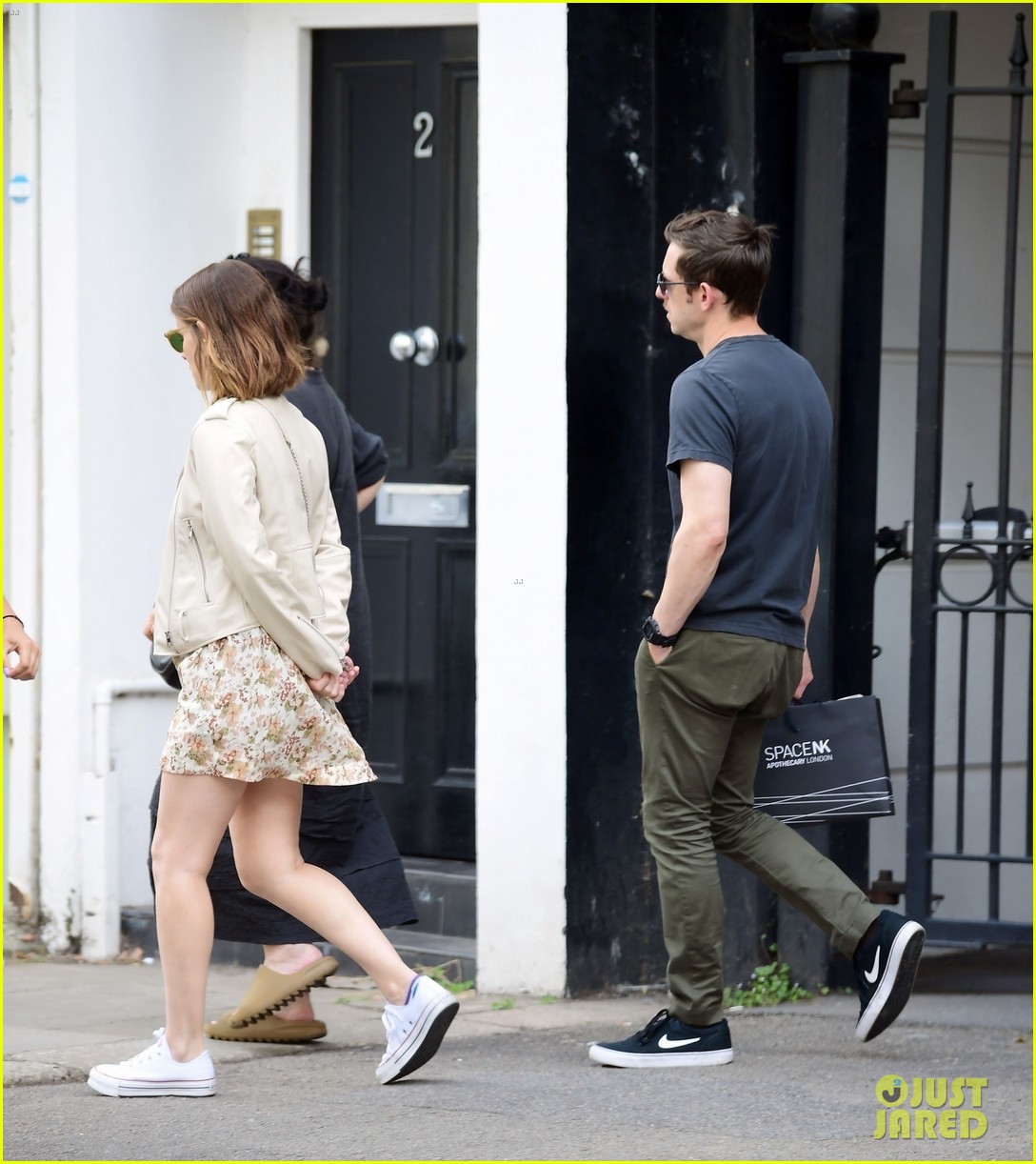Kate Mara & Jamie Bell Spend the Afternoon House Hunting in London