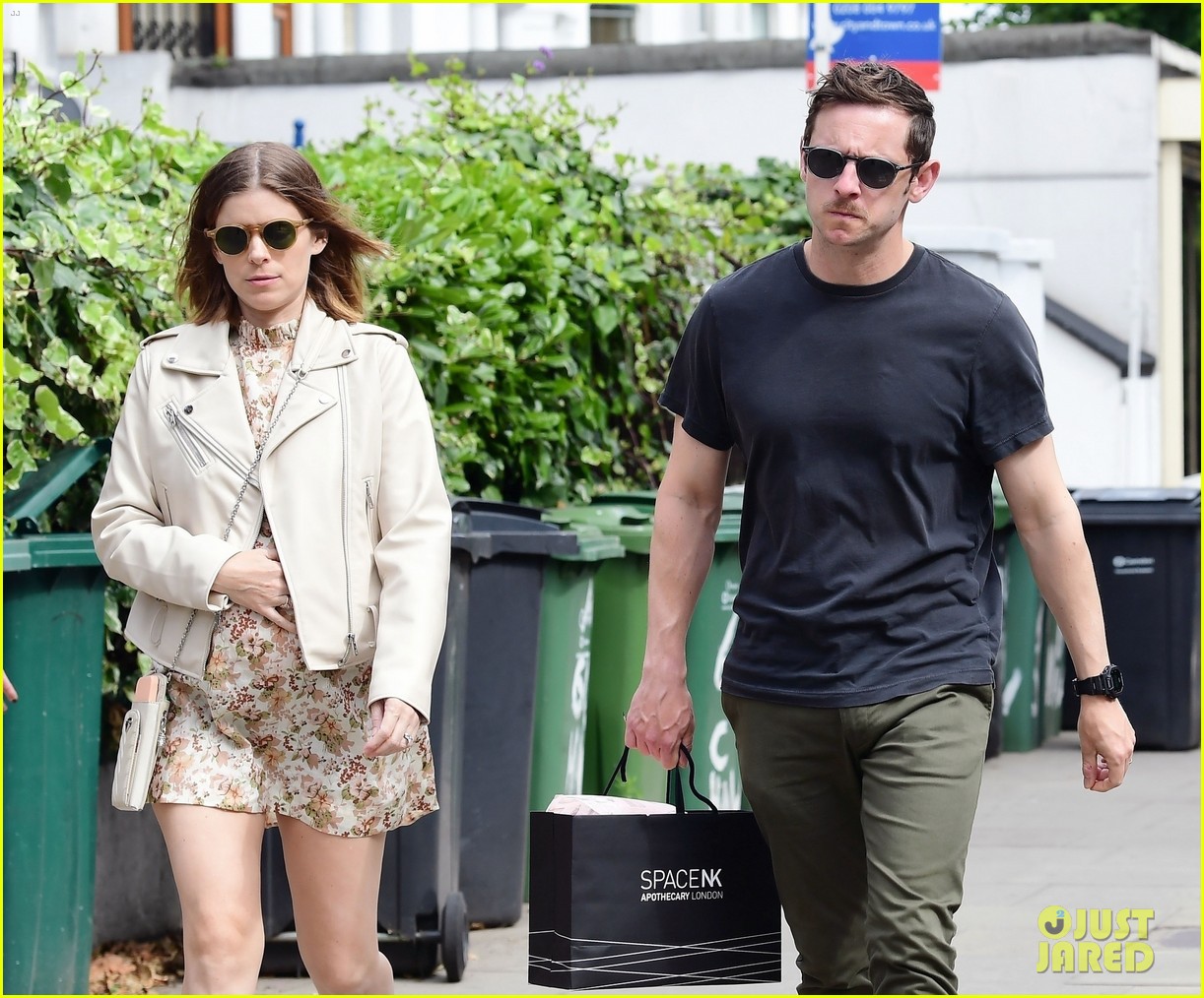 Kate Mara & Jamie Bell Spend the Afternoon House Hunting in London