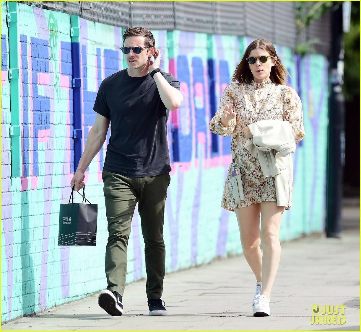 Kate Mara & Jamie Bell Spend the Afternoon House Hunting in London