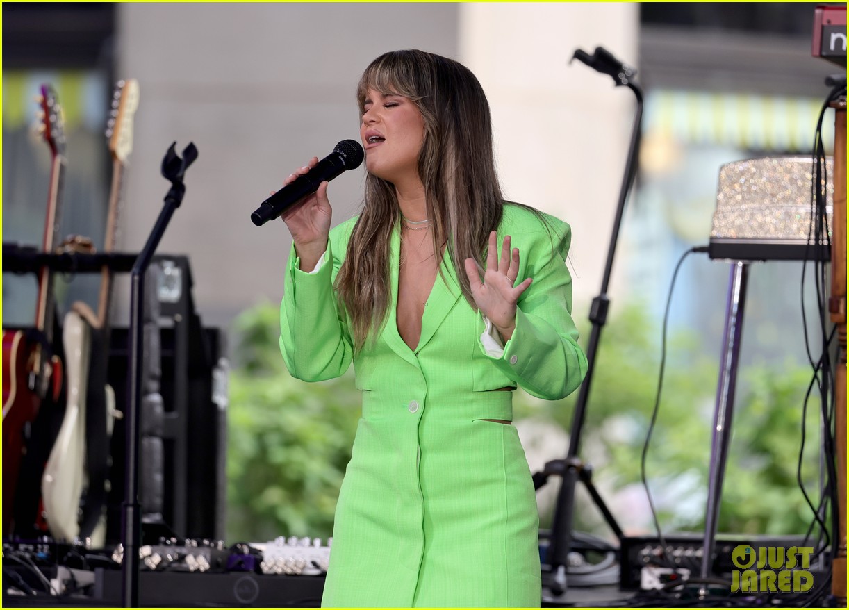 Maren Morris Meets Blind Fan During 'Today' Performance Watch! Photo