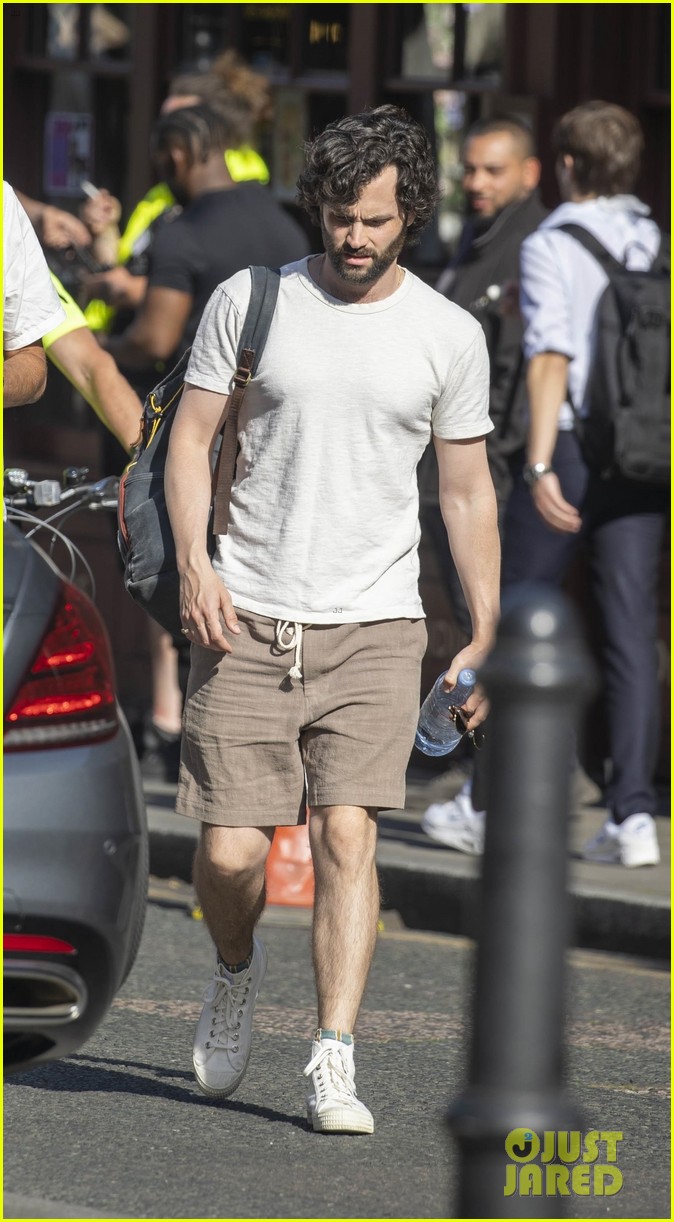penn badgley heads out after wrapping filming you for the day 034785209
