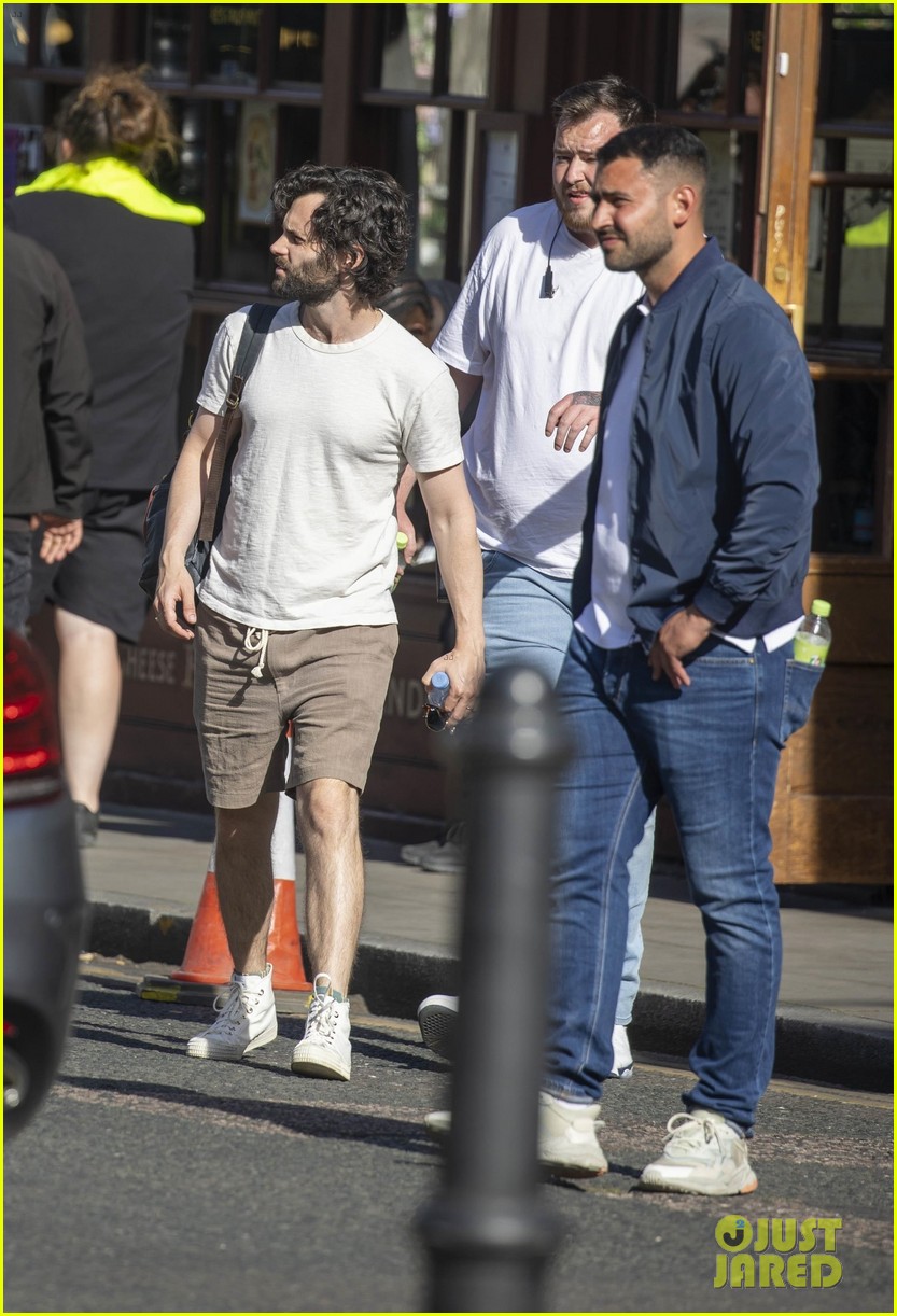 penn badgley heads out after wrapping filming you for the day 144785220