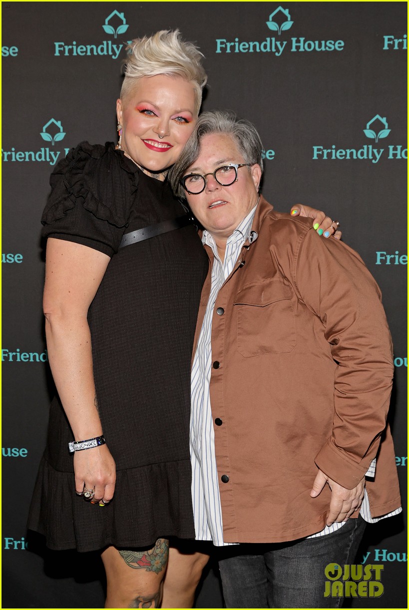 rosie odonnell makes red carpet debut with girlfriend aimee hauer at comedy benefit 01