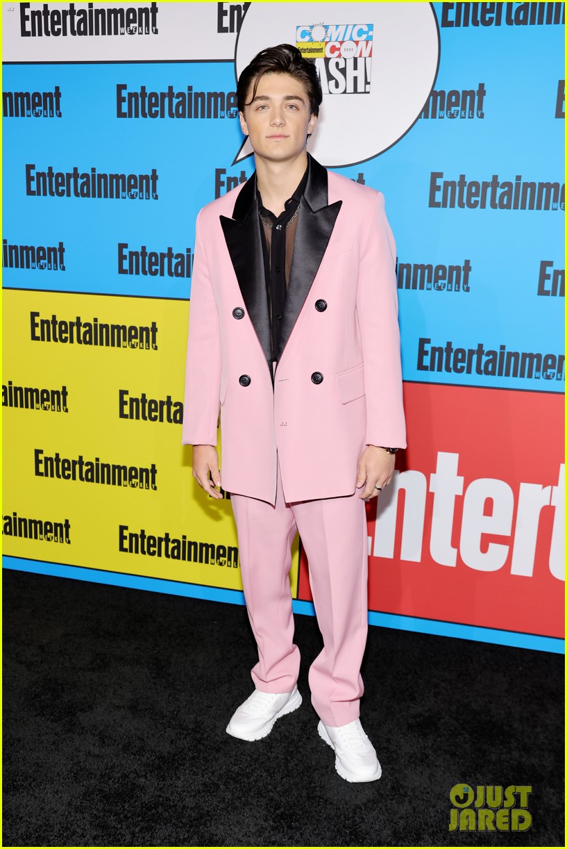 Simu Liu & Jade Bender Couple Up For Entertainment Weekly's Huge Comic-Con Party!: Photo 4794478 | aldis hodge, Asher Angel, Emily Hampshire, Ethan Peck, Harvey Guillen, Jack Dylan Grazer, Jack Quaid, Jade Bender, Lauren Ridloff, Nazanin Boniadi, Paul Wesley, Simu Liu, Winston Duke Pictures - Vimarsana News