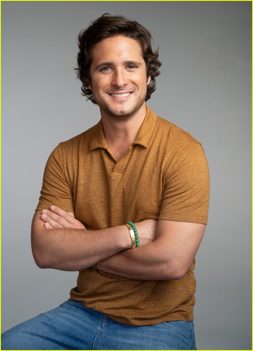Diego Boneta Waxes His Chest Hair for got milk?’s New Get Real Campaign