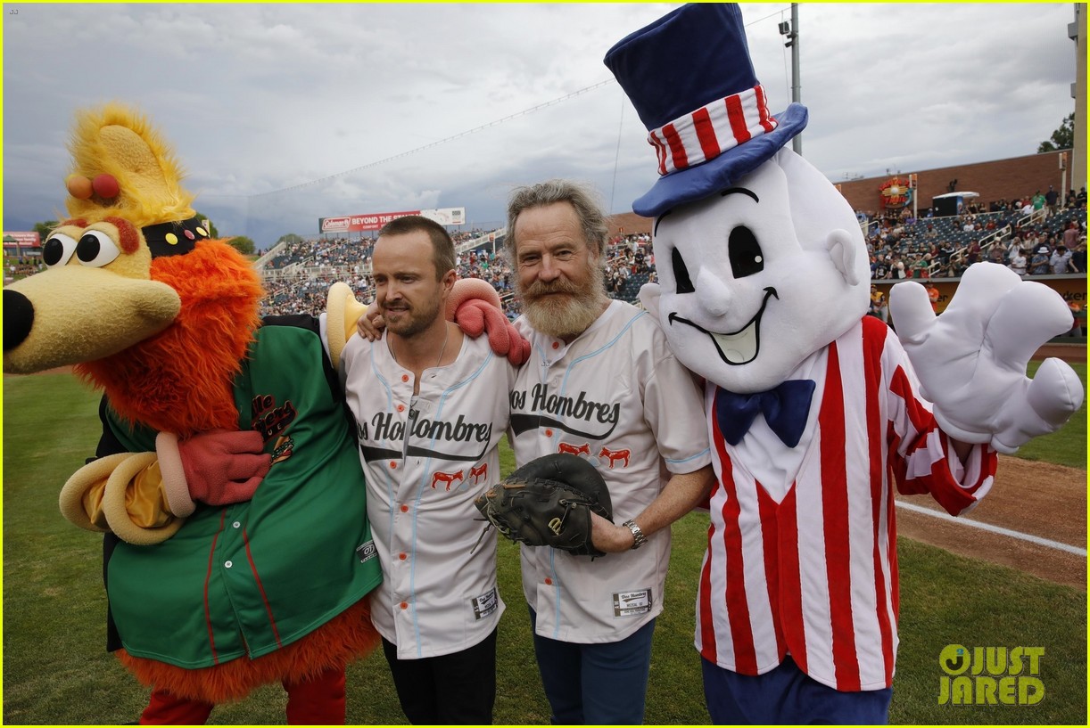 bryan cranston aaron paul dos hombres charity game 014797278