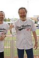 bryan cranston aaron paul dos hombres charity game 06