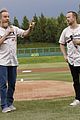 bryan cranston aaron paul dos hombres charity game 32