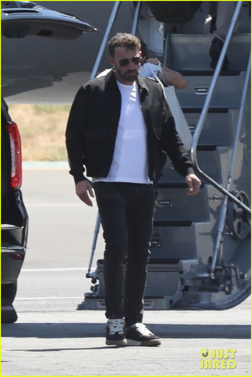 jennifer lopez ben affleck trip to nyc with some their kids 084802139