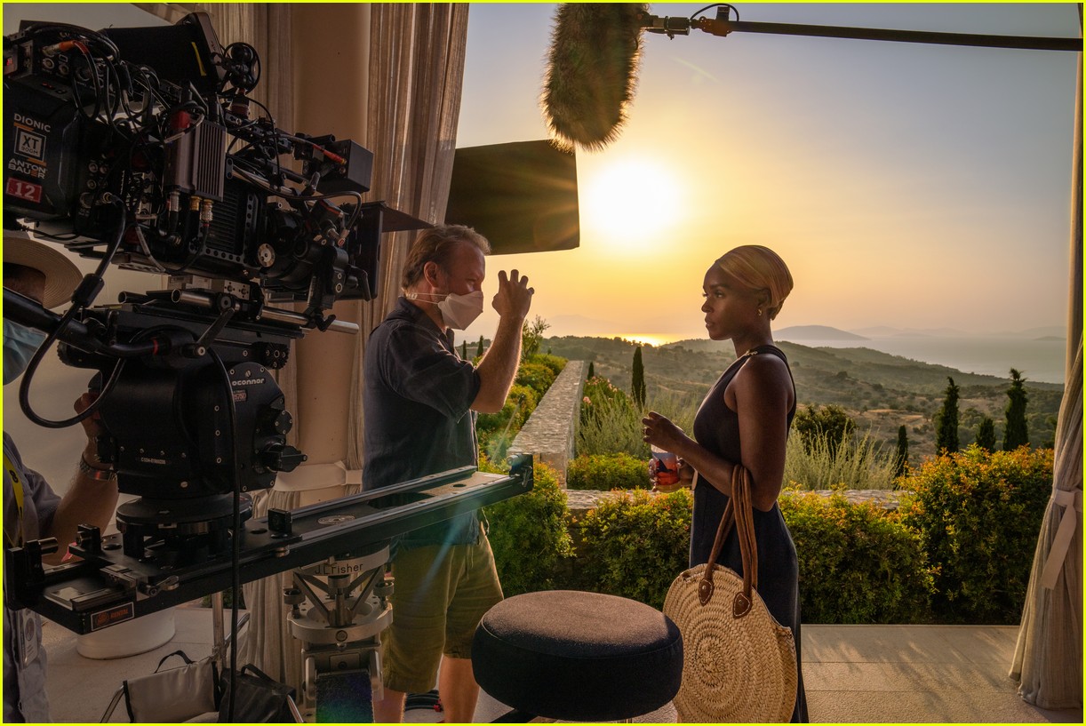 'Glass Onion A Knives Out Mystery' First Look Photos Released, Premiere Date Revealed & Title