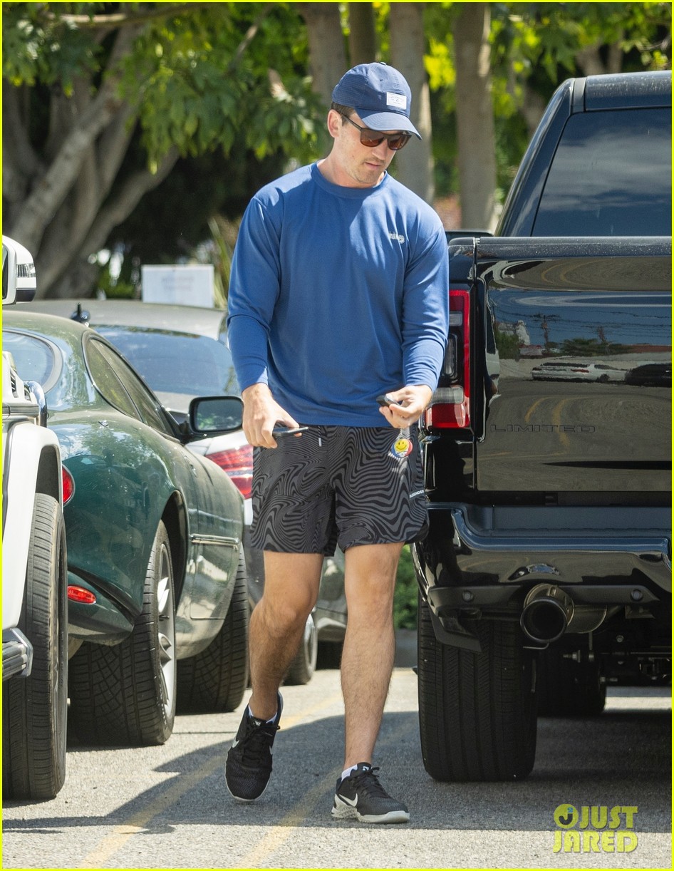 Photo miles teller car wash 23 Photo 4804505 Just Jared