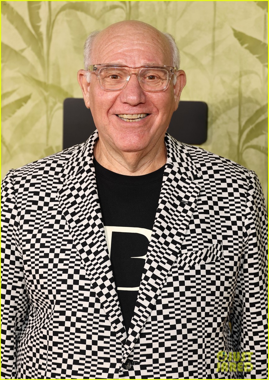 Steve Carell & Domnhall Gleeson Promote Their New Series 'The Patient