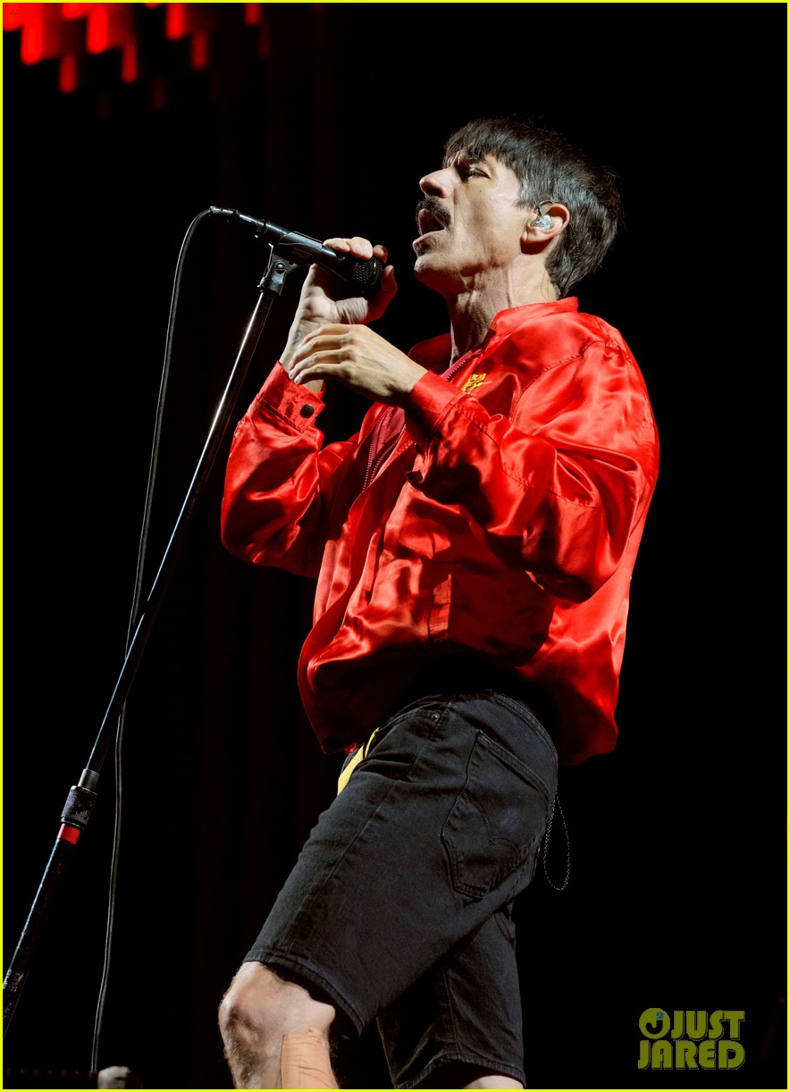 Red Hot Chili Peppers' Set List for Summer 2022 Tour Revealed! Photo