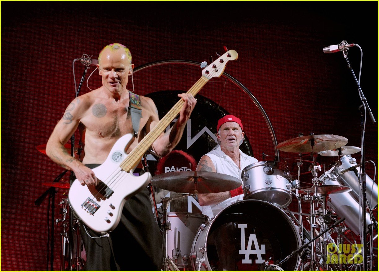 Red Hot Chili Peppers' Set List for Summer 2022 Tour Revealed! Photo