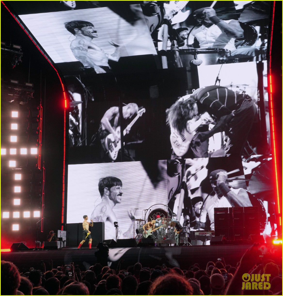 Red Hot Chili Peppers' Set List for Summer 2022 Tour Revealed! Photo