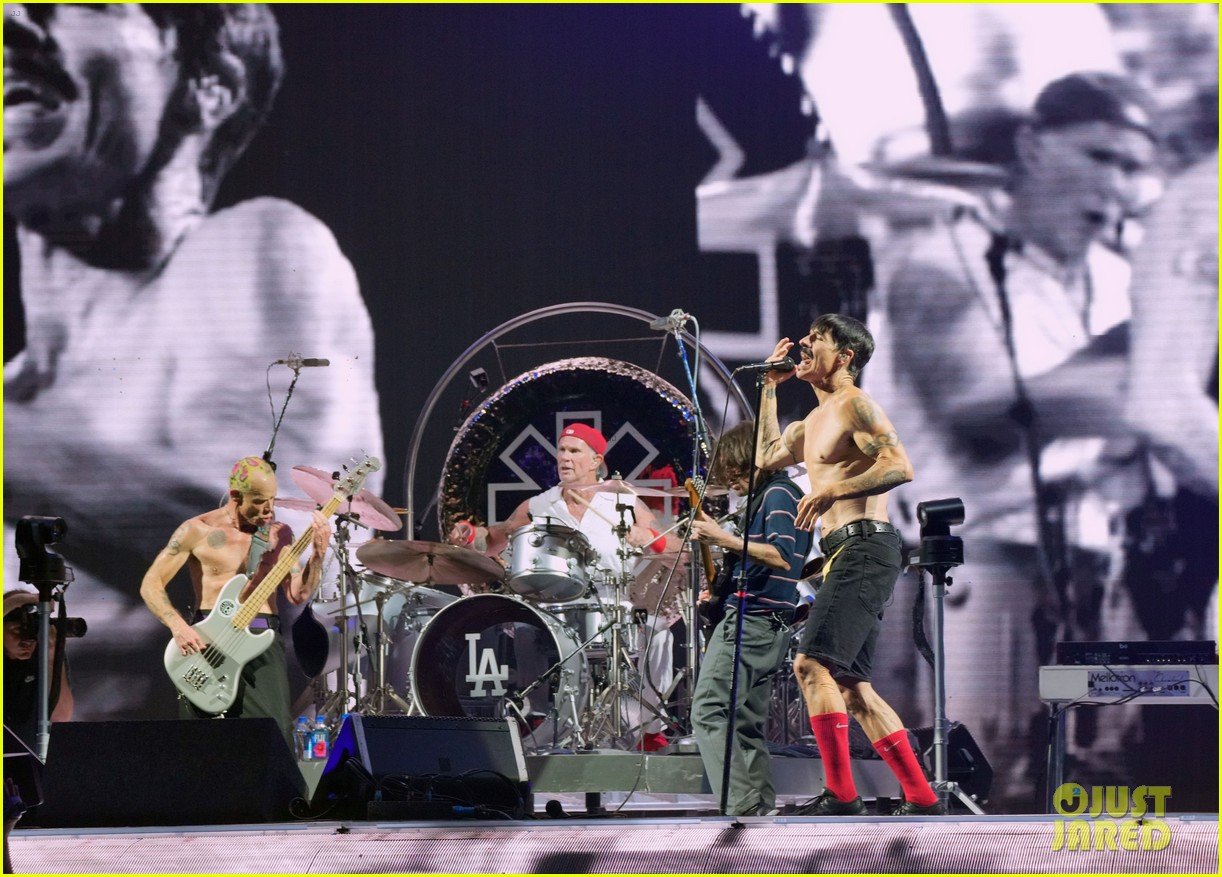 Red Hot Chili Peppers' Set List for Summer 2022 Tour Revealed! Photo