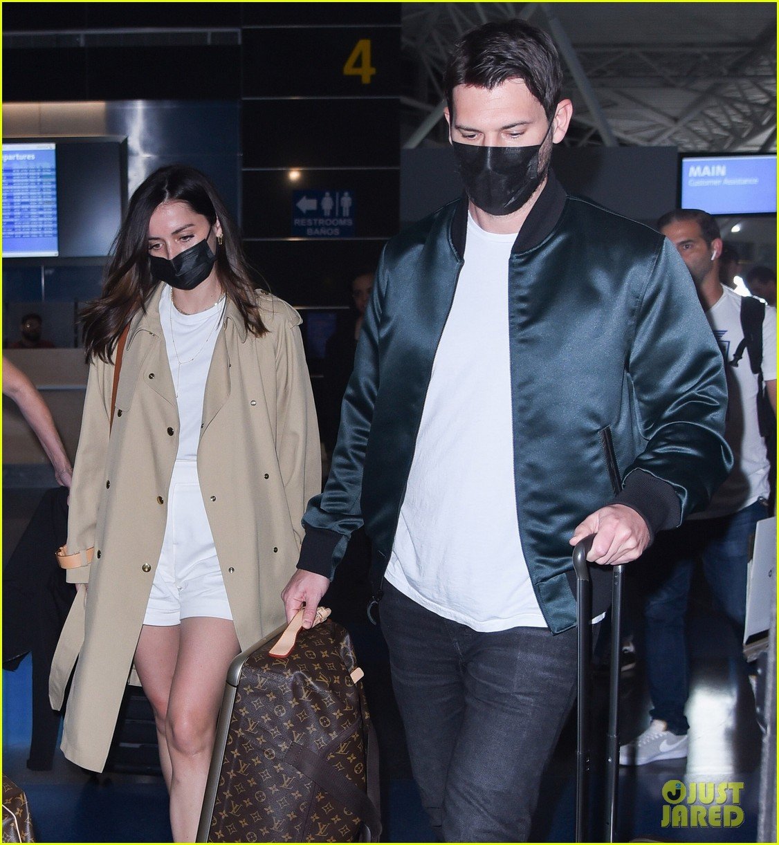 Ana de Armas & Boyfriend Paul Boukadakis Touch Down in NYC Ahead of