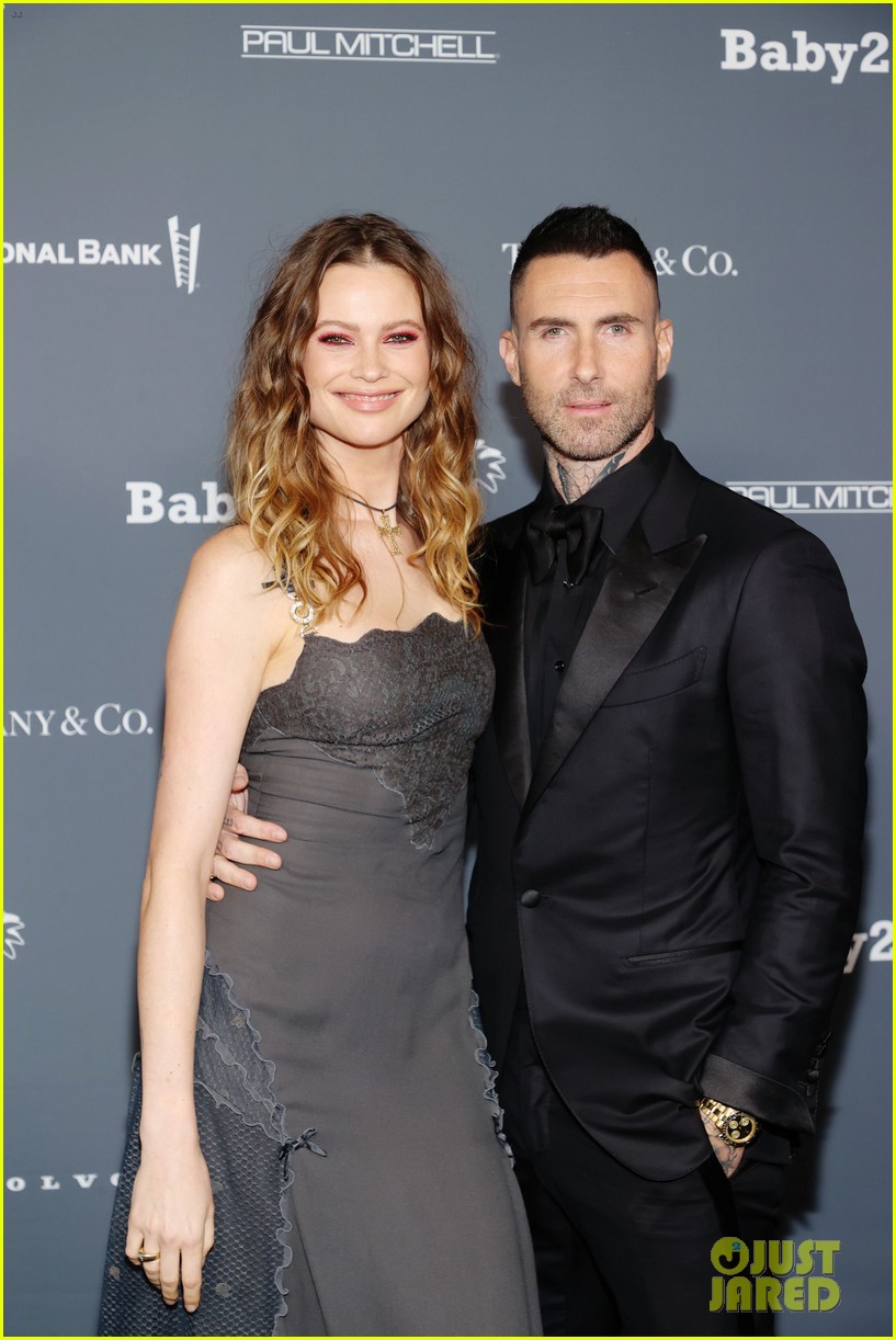 Behati Prinsloo Confirms Pregnancy with Baby Bump Photo Photo 4821187