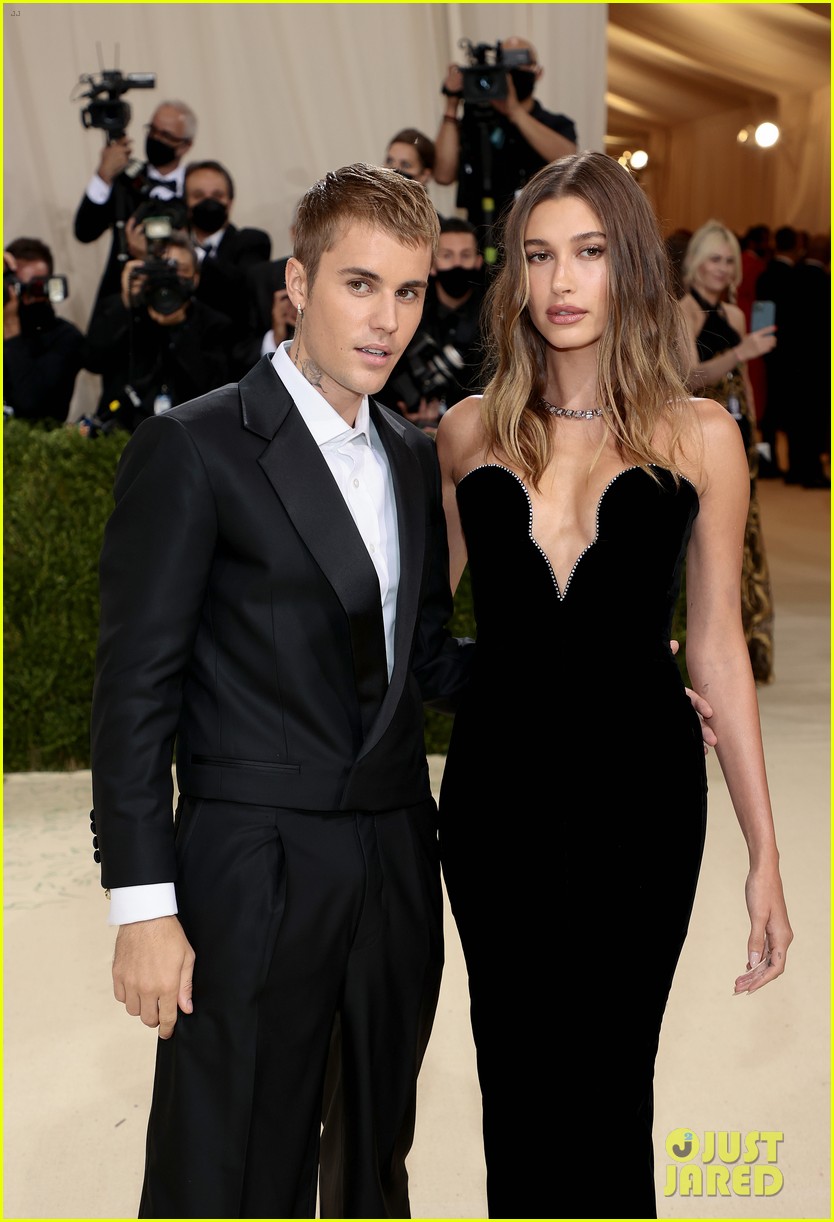 hailey bieber cry moment met gala 144829281