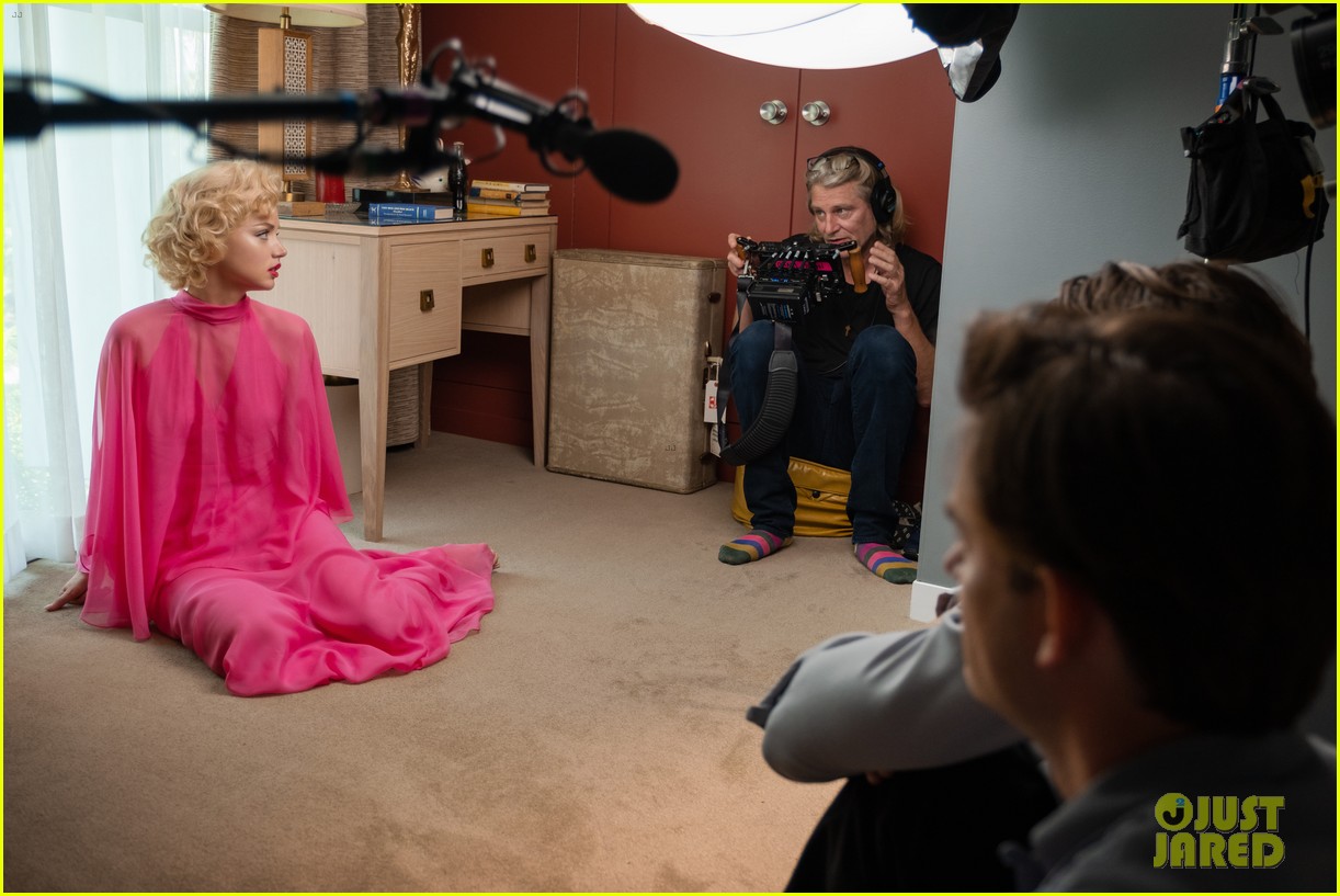 blonde director speaks about ending marilyn death theory 05