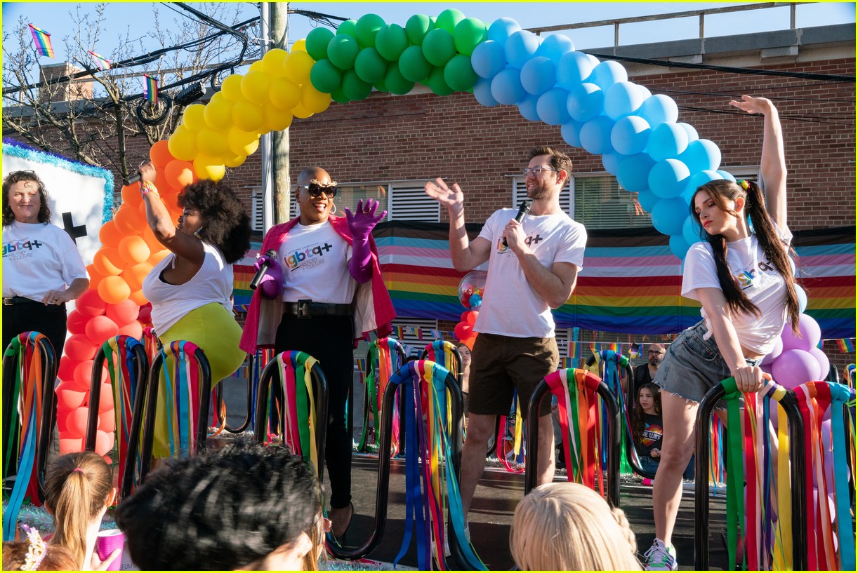 Is There a 'Bros' Movie End Credits Scene? Details Revealed! Photo